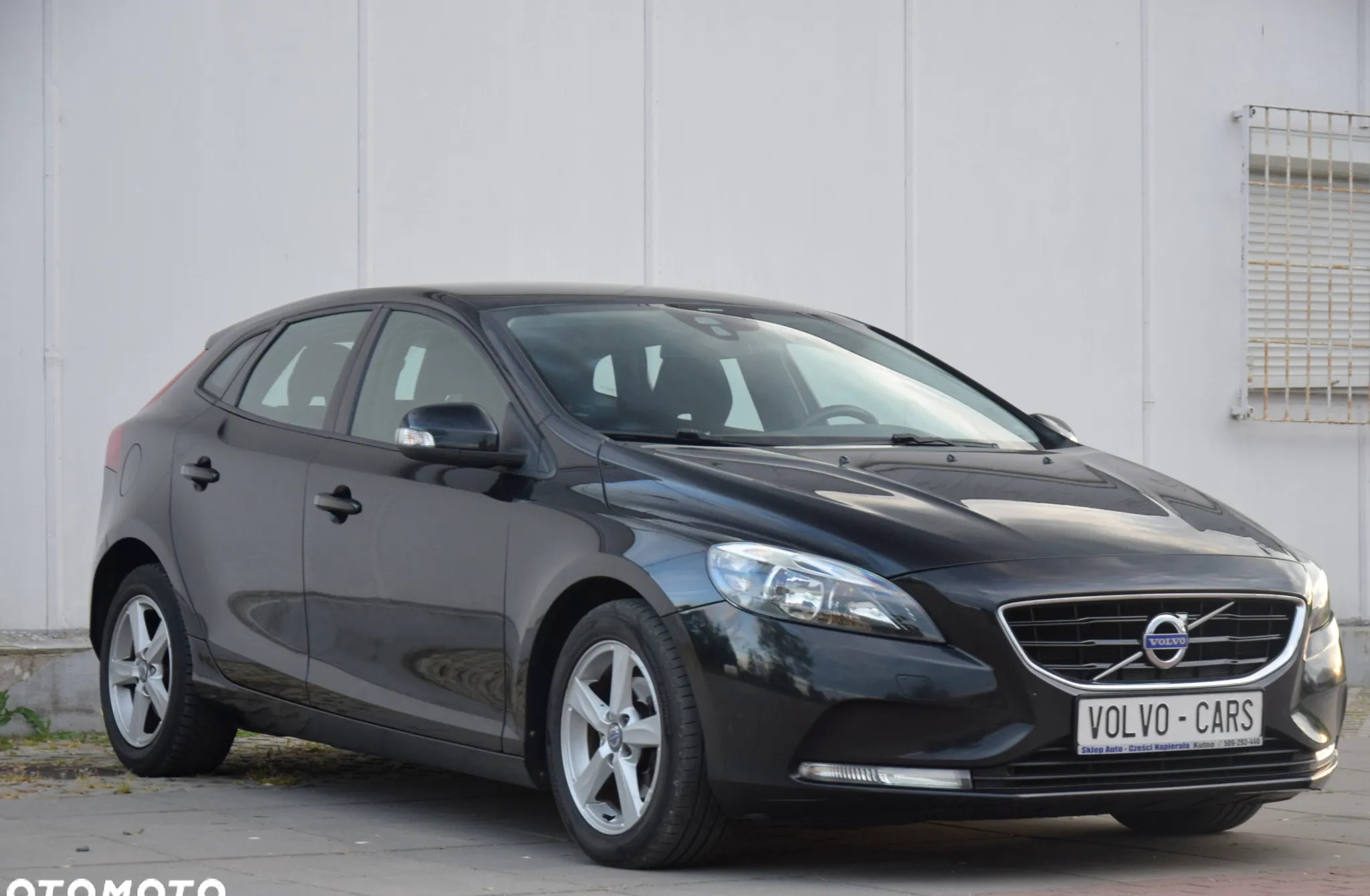 Volvo V40 cena 33700 przebieg: 206430, rok produkcji 2013 z Stryków małe 781